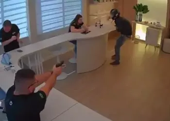 De acordo com a polícia do local, a arma do empresário era legalizada. (Reprodução / Redes sociais)