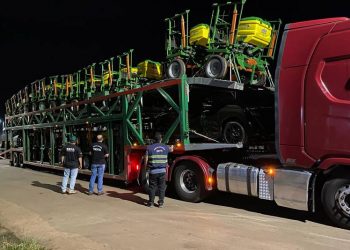 Sefa apreende carro importado e maquinário agrícola em Dom Eliseu