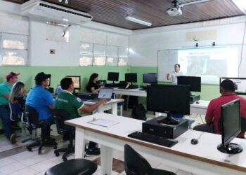 Os técnicos foram capacitados para apoiar os agricultores na regularização ambiental