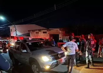 Polícia Militar e Científica no local do homicídio (Foto: Blog Tucuruí)