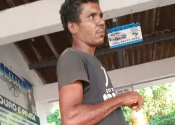 Moradores próximos relatam que “Ramon” teria sido visto ingerindo bebida alcoólica durante a noite anterior, o que pode ter facilitado o ocorrido. (Reprodução/ redes sociais)