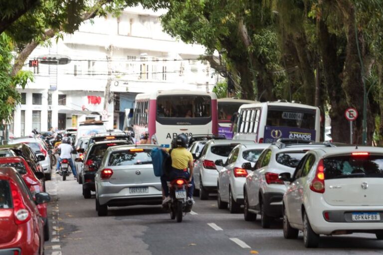 Descontos no IPVA beneficiam a todos que anteciparem o pagamento, mas é maior para quem não teve multa por infrações