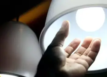 "A energia elétrica está diretamente relacionada à produção e distribuição de bens e serviços', salienta economista Nélio Bordalo (Marcelo Camargo / Agência Brasil)