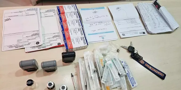 Anabolizantes e receitas médicas falsas foram apreendidos com casal em uma farmácia no bairro da Pedreira, em Belém. (Divulgação / Polícia Civil)