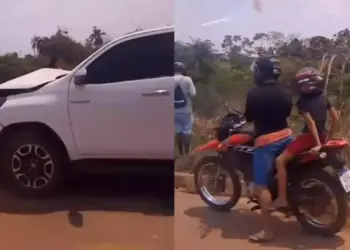 Acidente entre carreta e pick-up branca fez motorista ficar preso entre as ferragens na rodovia BR-230, em Marabá. (Reprodução / Redes Sociais)