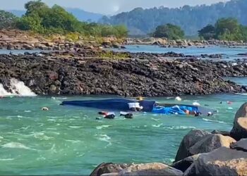 Embarcação com professores vira no rio Xingu; todos são resgatados com segurança