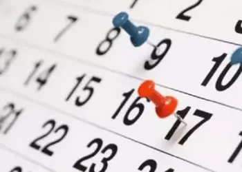 Dia dos Professores é feriado? Saiba quem tem direito à folga nesta terça-feira (15)