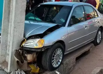 Carro envolvido no atropelamento. (Foto: Redes Sociais