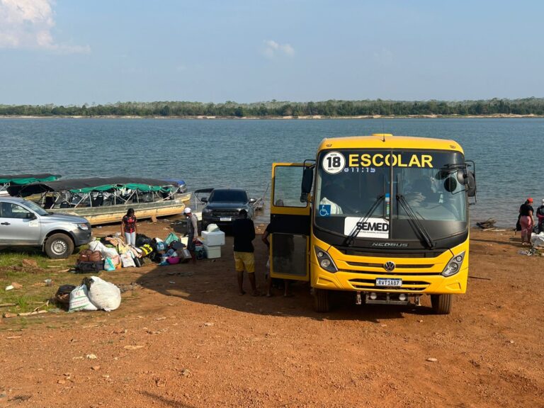 (Professores que sobreviveram a naufrágio de embarcação chegam em Altamira, no Pará) Crédito: Ascom Sintepp Altamira