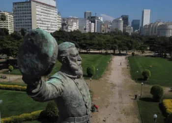 Estátua do Marechal Deodoro, no bairro da Glória, no rio de Janeiro — Foto: Custodio Coimbra/ O Globo