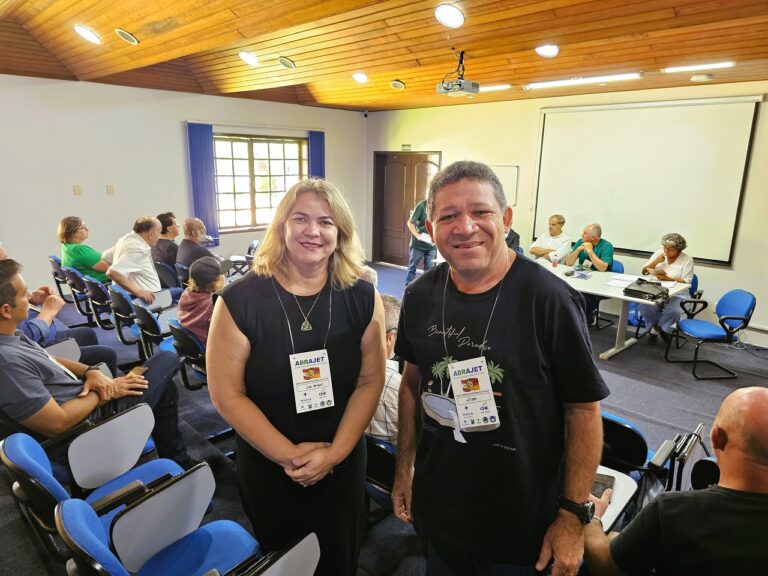 Jornalistas paraenses Isa Arnour, presidente da ABRAJET/PA, e Wilson Soares, diretor de imagens.