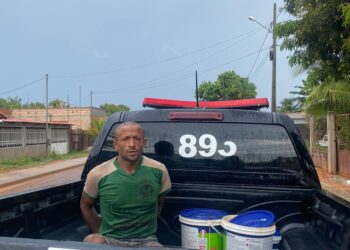 Homem é preso em Senador José Porfírio acusado de tentar jogar cachorro em fogueira