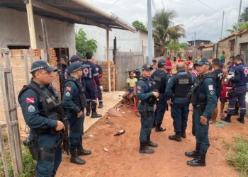 Polícia Militar esteve no local do crime — Foto: Amarildo Gonçalves/TV Tapajós