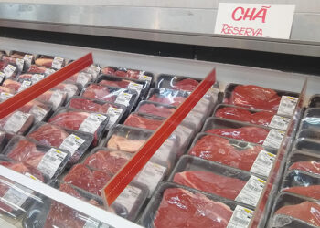 Com alta nas carnes (8,02%), grupo Alimentação e bebidas (1,55%) teve o maior impacto (0,33 p.p) no IPCA de novembro - Foto: Helena Pontes/Agência IBGE Notícias