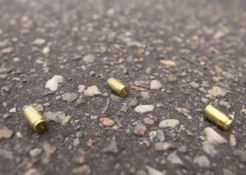 Imagem ilustrativa de cápsulas deflagradas no chão de uma rua. (Thiago Gomes / O Liberal / Imagem ilustrativa)