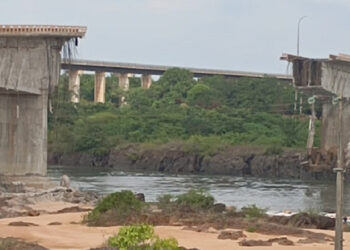 Autoridades locais estão mobilizadas para investigar as causas do desabamento e avaliar a segurança das demais estruturas na região