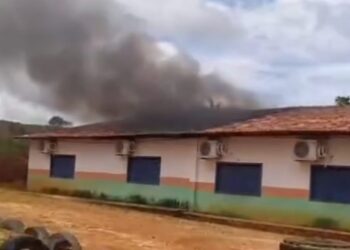 Incêndio destrói salas de aula de escola pública em Pacajá, no Pará