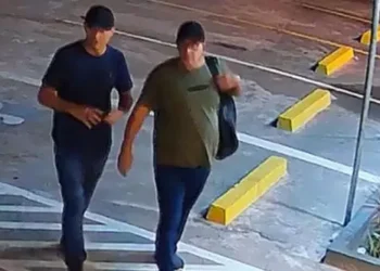 As investigações realizadas pela DRRBA foram fundamentais para identificar os envolvidos. Análises de câmeras de segurança e coleta de vestígios no local do crime permitiram a identificação dos suspeitos. (Divulgação/ PC)