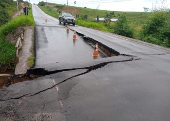 Ponte cede devido à chuva e interdita trânsito no nordeste do Pará