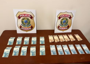 PF prende dois homens com cédulas falsas. — Foto: Ascom/PF