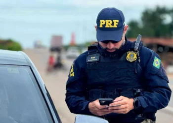 A PRF intensificará atuação no período do Carnaval 2025 para combater embriaguez ao volante e infrações perigosas. (Divulgação / PRF)