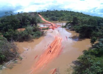 Estrada vicinal próxima ao igarapé Santana, na zona rural de Anapu, no Pará. — Foto: Reprodução / Redes sociais