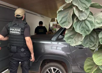 A imagem em destaque mostra policiais federais durante a operação. (Foto: Divulgação | Ascom PF)