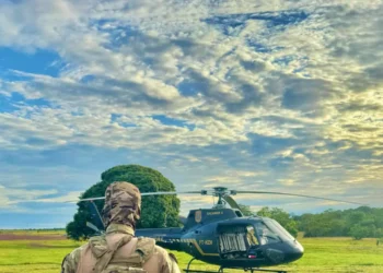 Agente da PF em operação contra tráfico internacional de drogas. (Foto: PF)