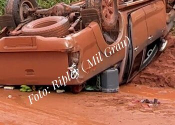 Caminhonete tomba na BR-230, entre Medicilândia e Uruará; ocupantes sofrem apenas escoriações leves