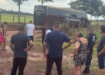 Ônibus que saiu de Belém a São Paulo é assaltado próximo a Castanhal, no Pará. — Foto: Reprodução