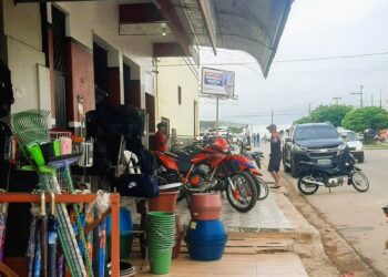 Brasil Novo inicia orientação a comerciantes sobre uso irregular de calçadas e poluição visual