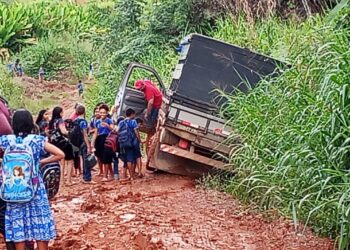 Péssimas condições das estradas dificultam o acesso de alunos às escolas em Medicilândia (PA)
