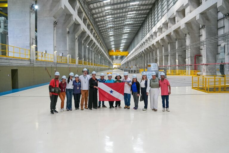 Grupo de jornalistas da Abrajet/Pará - Foto: Helder Lana - Norte Energia