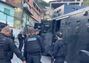 Suspeita de envolvimento em ‘golpe do falso parente’, que enganou idosos no Pará, é presa no Rio de Janeiro. (Foto: Polícia Civil)