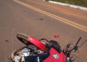 Motociclista morre e outro fica gravemente ferido em colisão frontal na BR-230, em Altamira (PA)