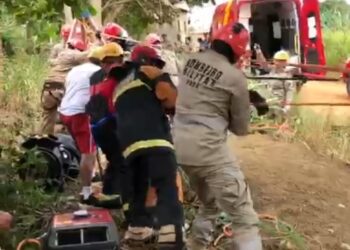 Homem cai em poço de 22 metros e é resgatado pelo Corpo de Bombeiros em Altamira (PA)