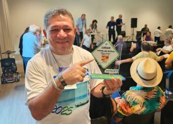 Portal A Voz do Xingu recebe troféu durante congresso nacional de jornalistas de turismo em Maceió (AL)