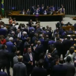 Câmara aprova isenção do IR para quem ganha até R$ 5 mil