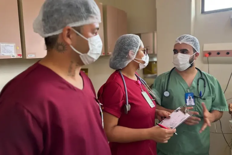 Acadêmicos vivenciam a rotina hospitalar como parte da preparação para a trajetória profissional