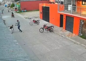 Mototaxista é atacado a golpes de facão no meio da rua no Pará
