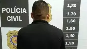 Suspeito foi preso pelos crimes de extorsão e de violência psicológica e patrimonial (Foto: Divulgação / PCPA)