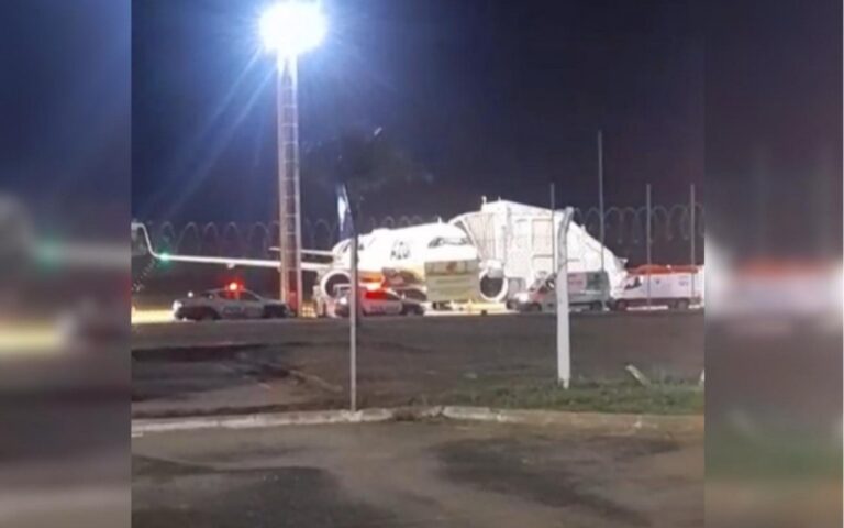O avião precisou alterar a rota e pousar em Palmas (TO).,.;; Crédito: Reprodução/Redes Sociais