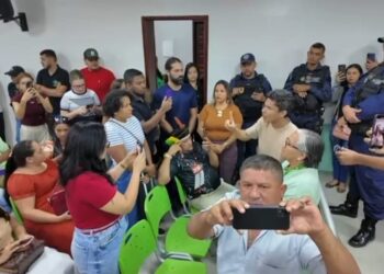 Projeto de reforma previdenciária provoca tensão e protestos na Câmara Municipal de Altamira (PA)
