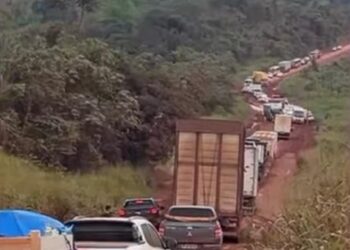 Chuva interrompe tráfego na BR-230 entre Medicilândia e Uruará, no sudoeste paraense