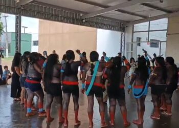 Indígenas de quatro etnias ocupam a Funai de Altamira, no Pará, em protesto. — Foto: Reprodução