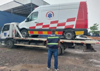 Secretaria de Estado da Fazenda (Sefa) apreende ambulância na BR-230