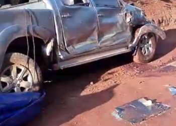 Caminhonete capota após tentativa de ultrapassagem na BR-230 entre Medicilândia e Uruará