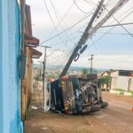 Viatura da PRF tomba após perseguição a carro suspeito em Altamira (PA)