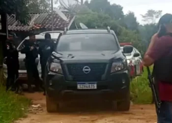 A Polícia Militar foi acionada logo após o crime e realizou buscas em áreas de vegetação próximas, onde havia suspeita de que os autores do crime estivessem escondidos (Foto: Reprodução das Redes Sociais)