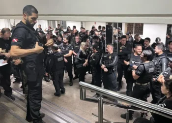 Operação ‘Coalizão pela Paz’ cumpre 104 mandados judiciais contra integrantes de organização criminosa